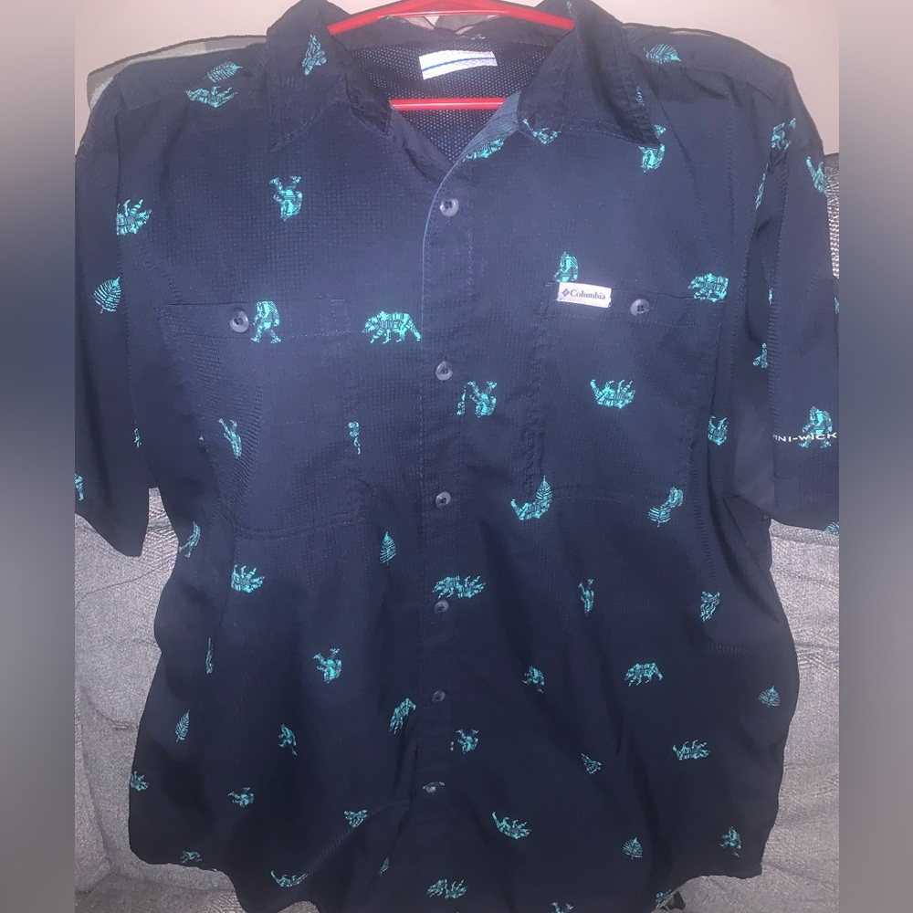 Columbia Casual Button Down Shirt navy blue and green
Omni-Wick